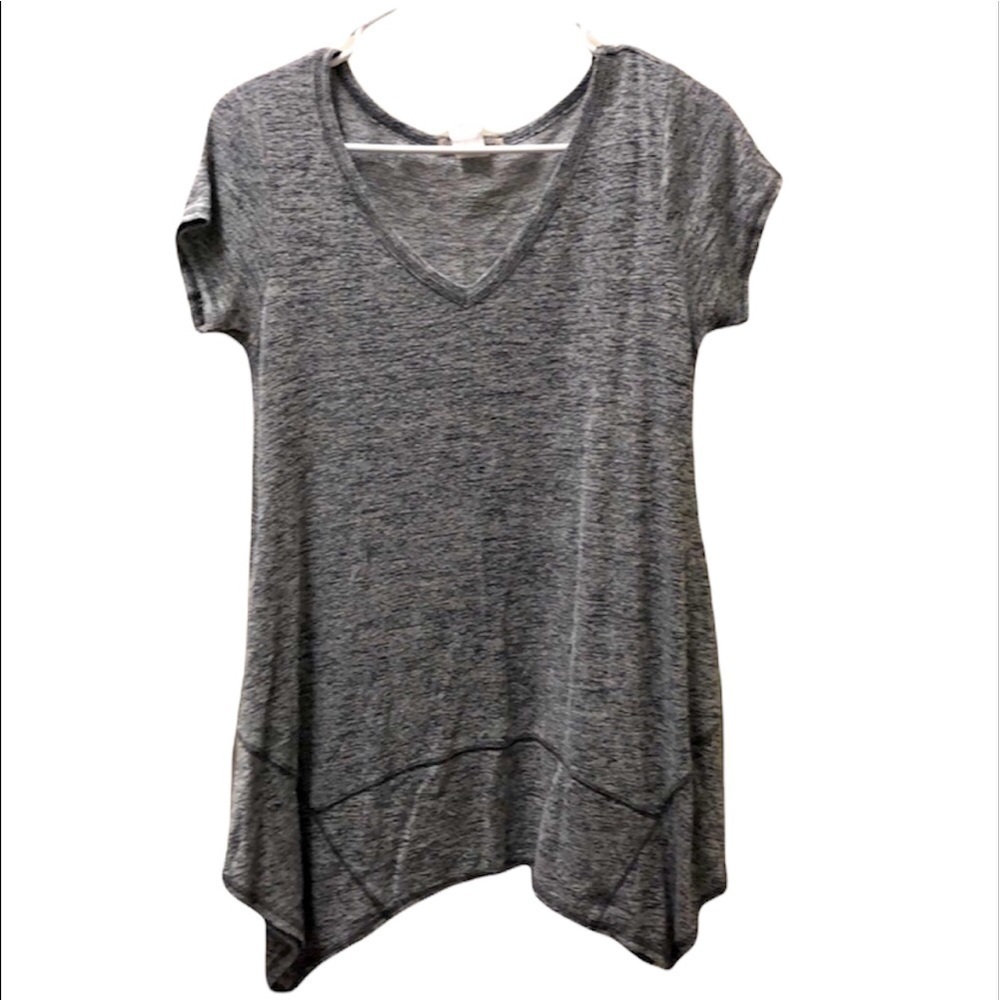 2/$15 Ulta Teeze Gray Asymmetrical V Neck Top Short Sleeve Casual Tee Small